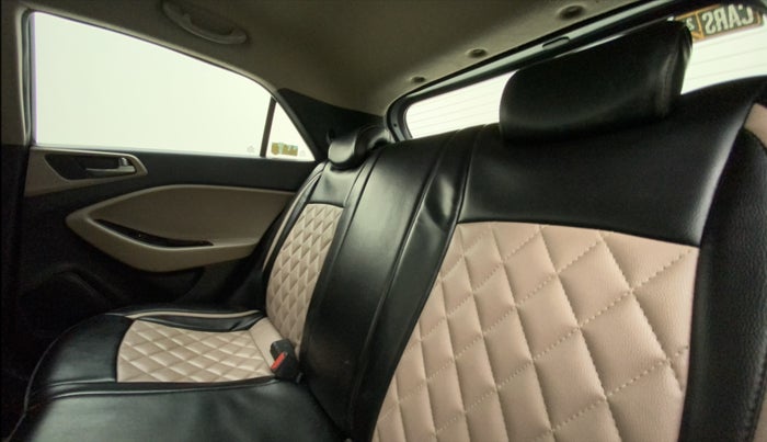 2015 Hyundai Elite i20 ASTA 1.2 (O), Petrol, Manual, 64,424 km, Right Side Rear Door Cabin