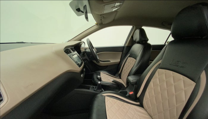 2015 Hyundai Elite i20 ASTA 1.2 (O), Petrol, Manual, 64,424 km, Right Side Front Door Cabin