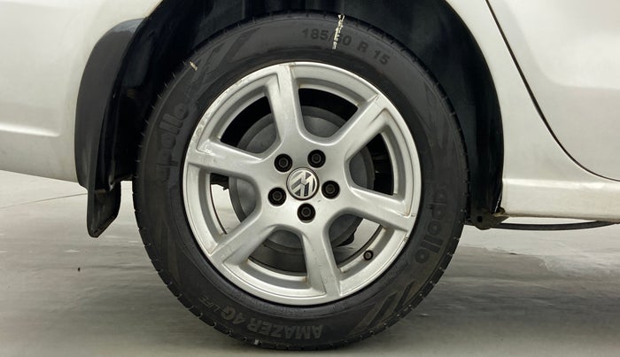 2014 Volkswagen Vento HIGHLINE PETROL, Petrol, Manual, 62,625 km, Right Rear Wheel