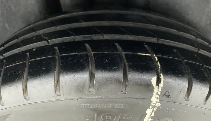 2014 Volkswagen Vento HIGHLINE PETROL, Petrol, Manual, 62,625 km, Right Rear Tyre Tread