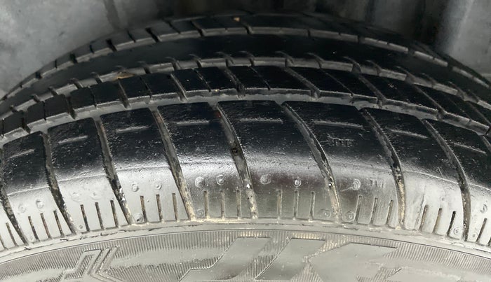2014 Volkswagen Vento HIGHLINE PETROL, Petrol, Manual, 62,625 km, Left Rear Tyre Tread