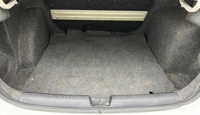 2014 Volkswagen Vento HIGHLINE PETROL, Petrol, Manual, 62,625 km, Boot Inside