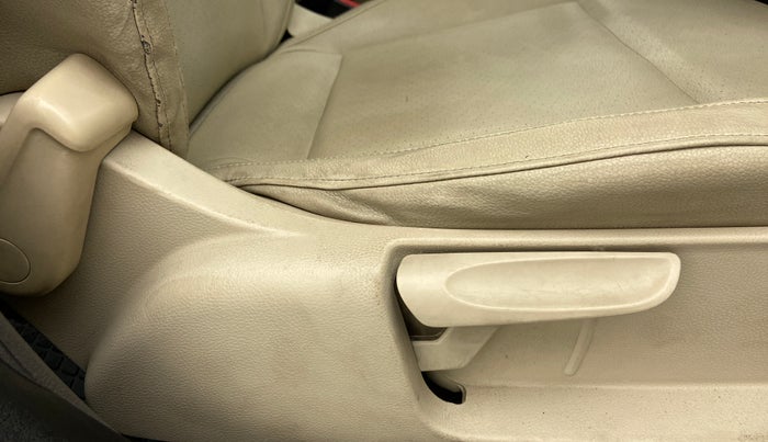 2014 Volkswagen Vento HIGHLINE PETROL, Petrol, Manual, 62,625 km, Driver Side Adjustment Panel