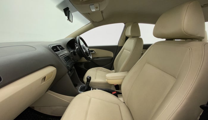 2014 Volkswagen Vento HIGHLINE PETROL, Petrol, Manual, 62,625 km, Right Side Front Door Cabin