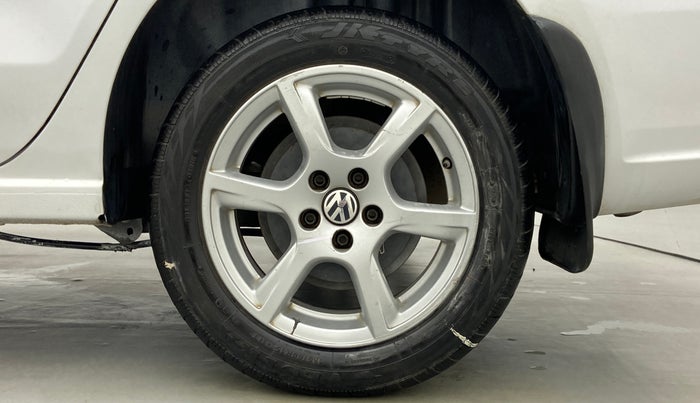 2014 Volkswagen Vento HIGHLINE PETROL, Petrol, Manual, 62,625 km, Left Rear Wheel