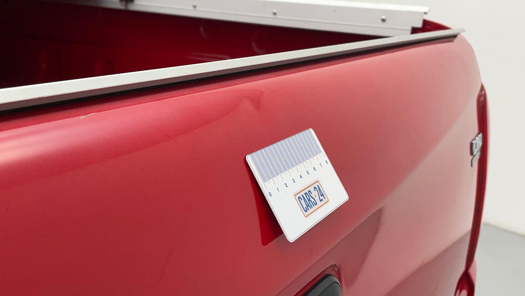 Boot / Tailgate Tailgate Dent