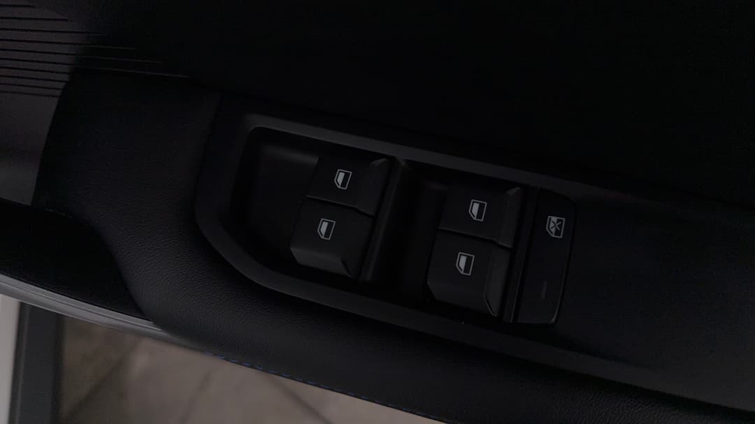 2025 MG Mg4 Excite 51 125kw, Automatic, 11405 km, Drivers Side Door Panel Controls