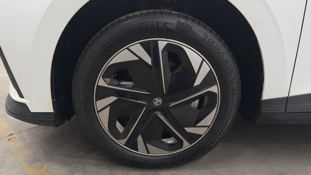 2025 MG Mg4 Excite 51 125kw, Automatic, 11405 km, Left Front Wheel