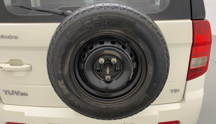2018 Mahindra TUV300 T6 PLUS, Diesel, Manual, 94,814 km, Spare Tyre