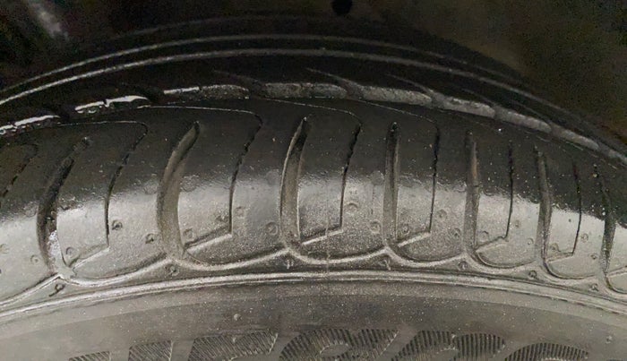 2017 Ford Ecosport TITANIUM 1.5L DIESEL, Diesel, Manual, 94,692 km, Left Front Tyre Tread