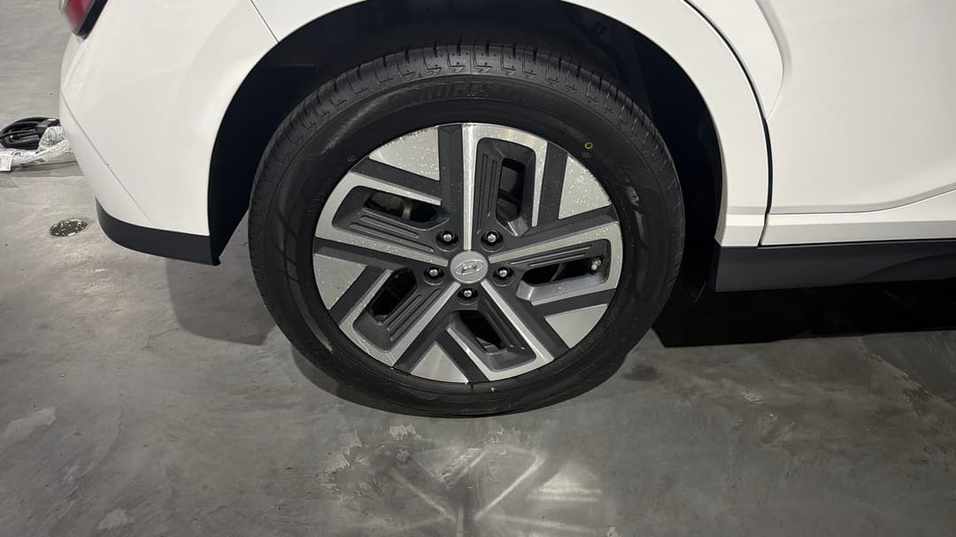 2023 Hyundai Kona Elite Electric Std Range, Automatic, 13490 km, Right Rear Wheel