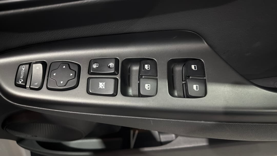 2023 Hyundai Kona Elite Electric Std Range, Automatic, 13490 km, Drivers Side Door Panel Controls