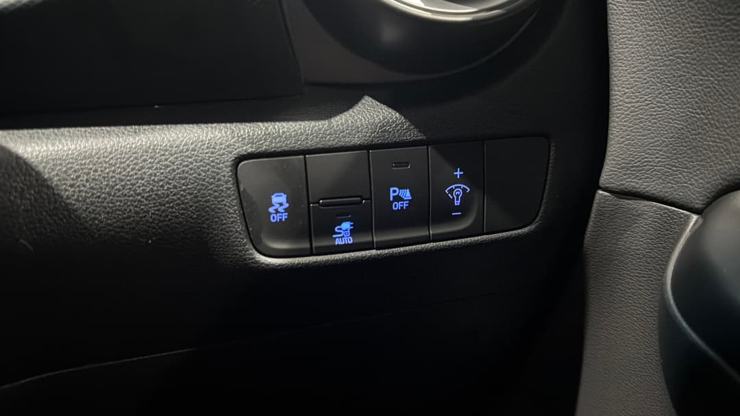2023 Hyundai Kona Elite Electric Std Range, Automatic, 13490 km, Utility Switches/Buttons
