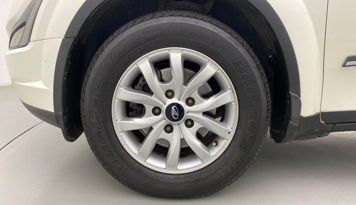 2020 Mahindra XUV500 W7 FWD, Diesel, Manual, 38,625 km, Left Front Wheel