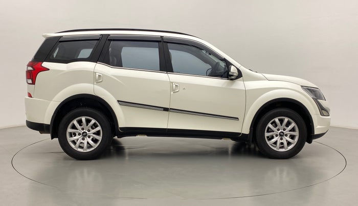 2020 Mahindra XUV500 W7 FWD, Diesel, Manual, 38,625 km, Right Side View