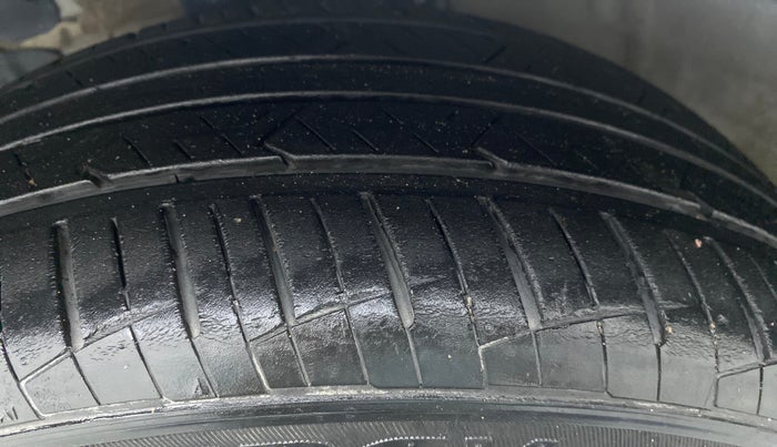 2020 Hyundai Verna SX PETROL MT, Petrol, Manual, 22,859 km, Left Front Tyre Tread