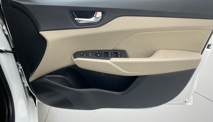 2020 Hyundai Verna SX PETROL MT, Petrol, Manual, 22,859 km, Driver Side Door Panels Control