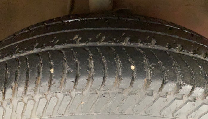 2011 Maruti Swift Dzire VDI, Diesel, Manual, 98,781 km, Right Front Tyre Tread
