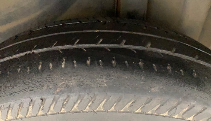2011 Maruti Swift Dzire VDI, Diesel, Manual, 98,781 km, Left Rear Tyre Tread