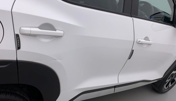 2022 Nissan MAGNITE XV EXECUTIVE, Petrol, Manual, 32,636 km, Right rear door - Slightly dented