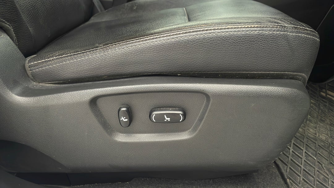 2018 Holden Captiva 7 Ltz (awd), Automatic, 56200 km, Drivers Side Adjustment Panel