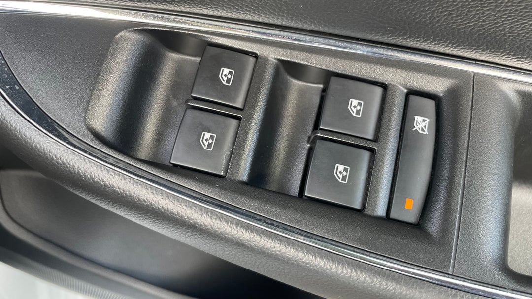 2017 Holden Astra Ltz, Automatic, 49980 km, Drivers Side Door Panel Controls