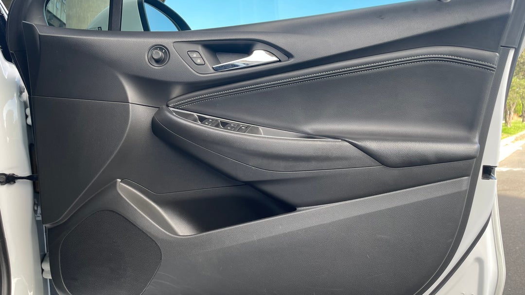 2017 Holden Astra Ltz, Automatic, 49980 km, Speaker View