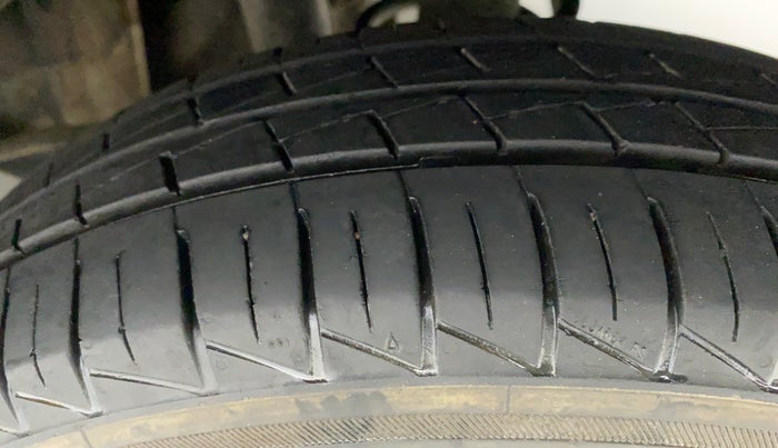 2021 Maruti Alto LXI CNG, CNG, Manual, 9,922 km, Left Rear Tyre Tread