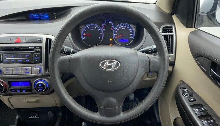 2013 Hyundai i20 MAGNA O 1.2, Petrol, Manual, 33,650 km, Steering Wheel
