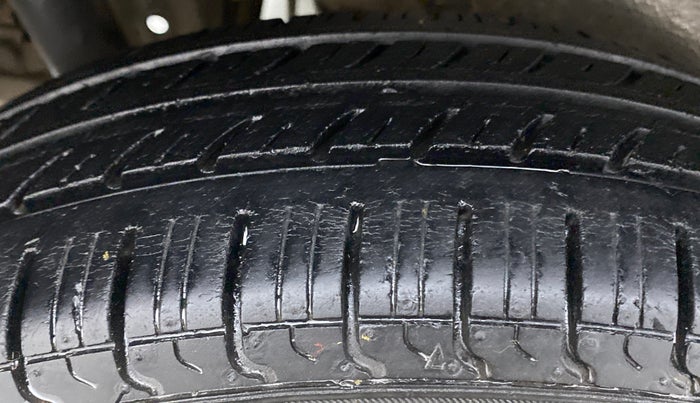 2015 Maruti Wagon R 1.0 LXI CNG, CNG, Manual, 67,853 km, Right Rear Tyre Tread