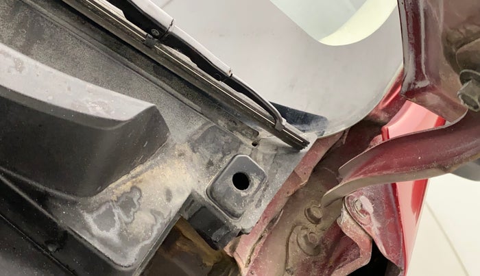 2018 Honda Amaze 1.2L I-VTEC V, Petrol, Manual, 51,569 km, Bonnet (hood) - Cowl vent panel has minor damage