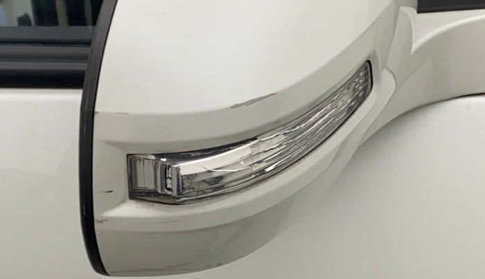 2016 Maruti Swift Dzire ZDI AMT, Diesel, Automatic, 94,069 km, Right rear-view mirror - Indicator light has minor damage