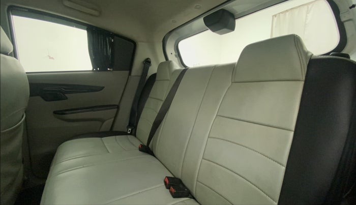 2016 Mahindra Kuv100 K4 PLUS 5 STR, Petrol, Manual, 34,936 km, Right Side Rear Door Cabin
