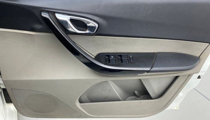 2018 Tata Tiago XZA PETROL, Petrol, Automatic, 67,341 km, Driver Side Door Panels Control