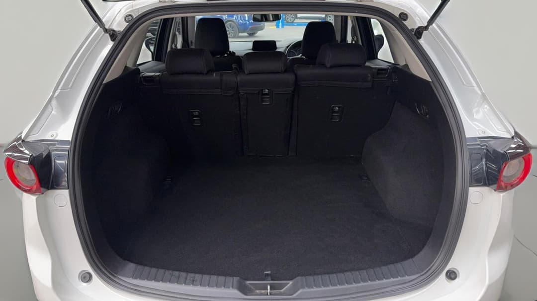 2018 Mazda CX-5 Touring (4x4), Automatic, 68355 km, Boot Inside View