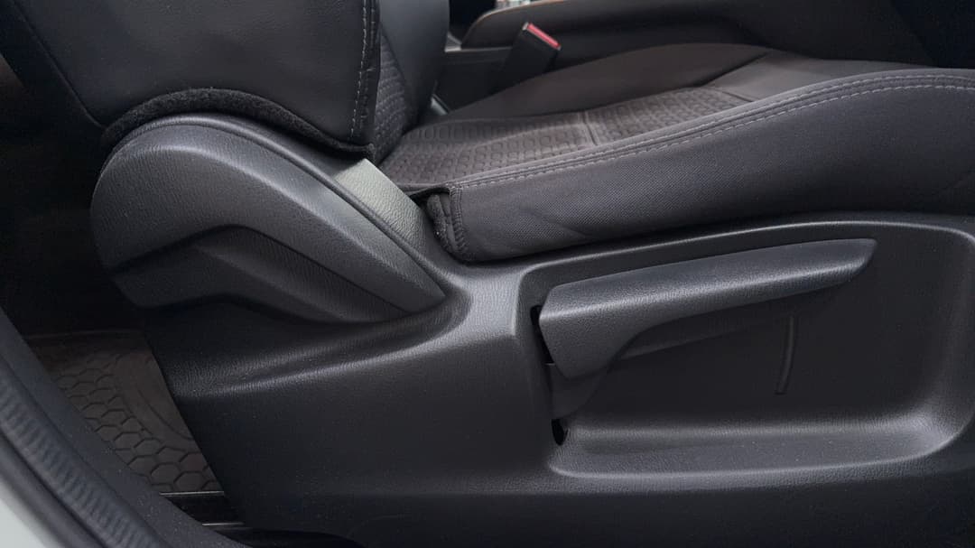 2018 Mazda CX-5 Touring (4x4), Automatic, 68355 km, Drivers Side Adjustment Panel