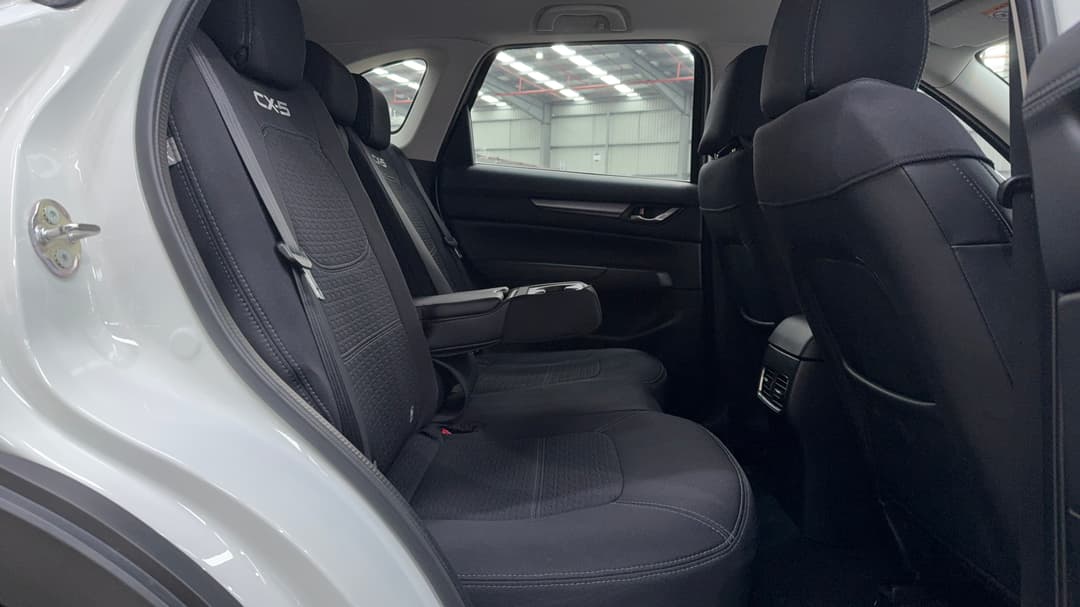 2018 Mazda CX-5 Touring (4x4), Automatic, 68355 km, Right Side Rear Door Cabin View