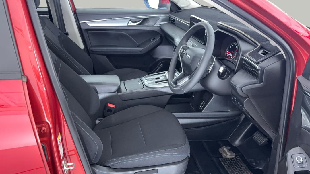 2024 GWM Haval Jolion Premium, Automatic, 35261 km, Right Side Front Door Cabin View