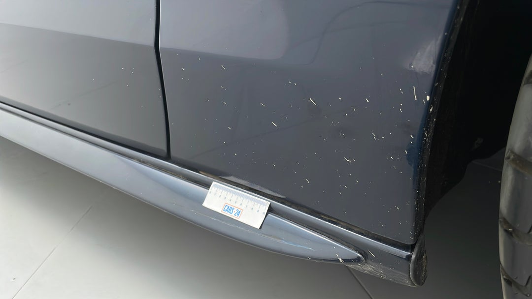 Quarter Panel Front RHS Guard Scratch