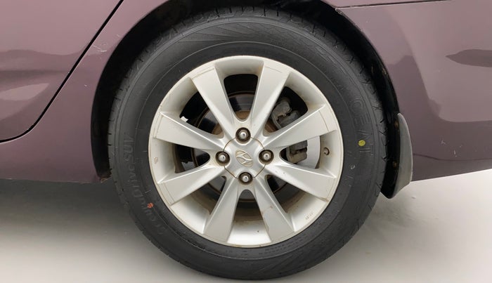 2011 Hyundai Verna FLUIDIC 1.6 VTVT SX, Petrol, Manual, 74,527 km, Left Rear Wheel