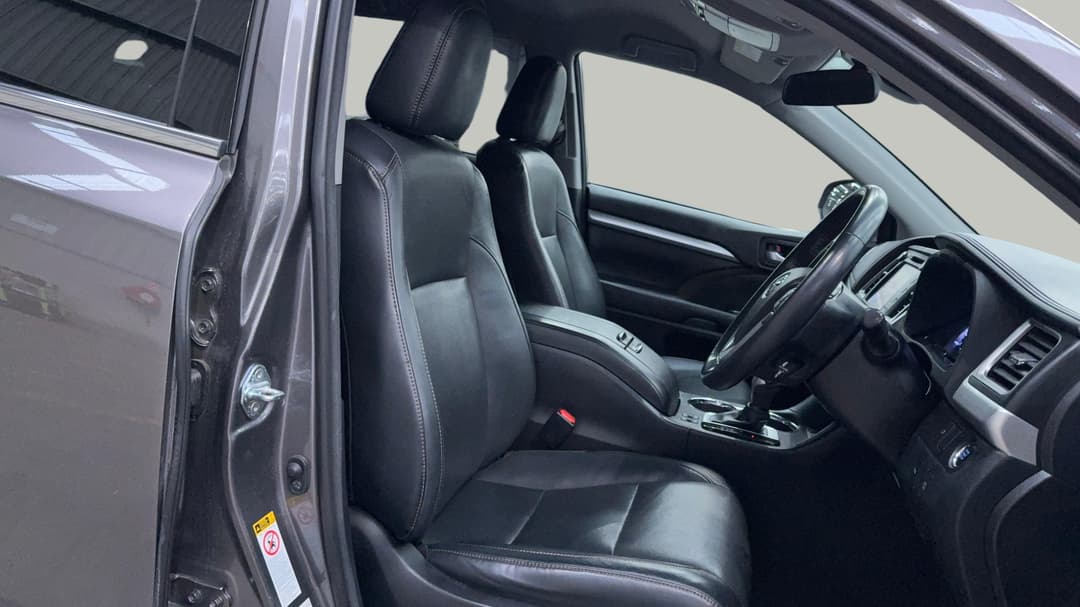 2018 Toyota Kluger Gxl (4x2), Automatic, 71403 km, Right Side Front Door Cabin View