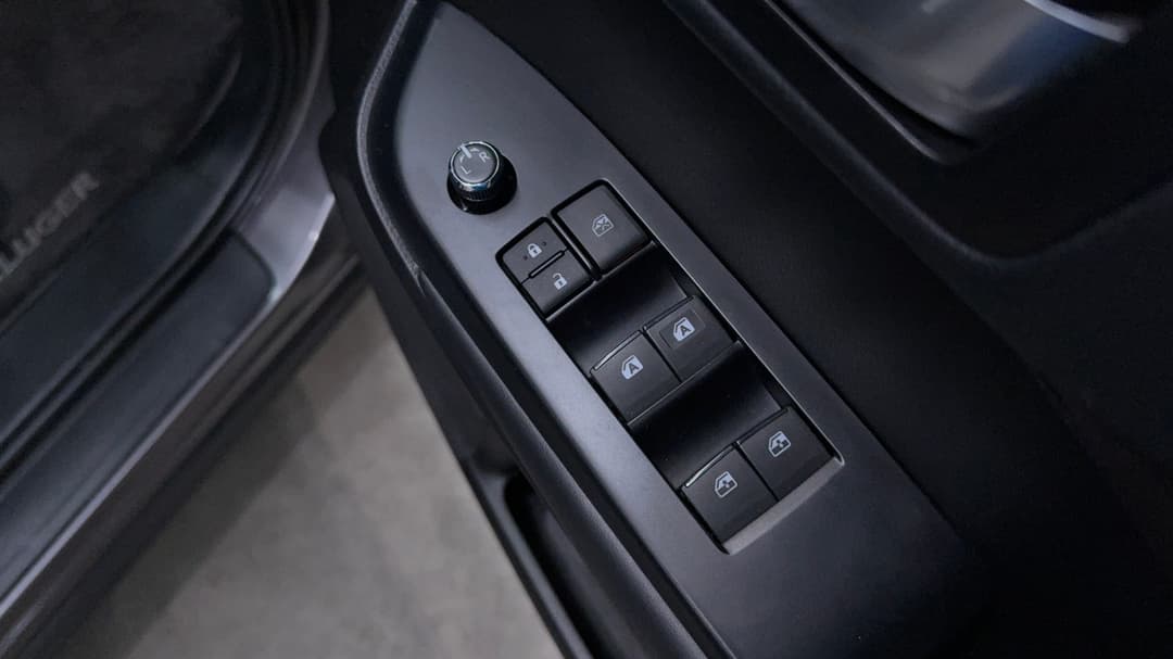 2018 Toyota Kluger Gxl (4x2), Automatic, 71403 km, Drivers Side Door Panel Controls