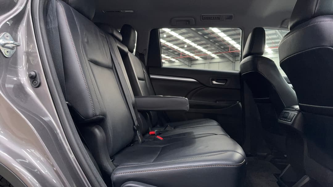 2018 Toyota Kluger Gxl (4x2), Automatic, 71403 km, Right Side Rear Door Cabin View