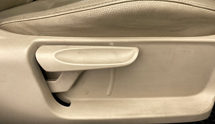 2012 Volkswagen Vento HIGHLINE DIESEL, Diesel, Manual, 54,121 km, Driver Side Adjustment Panel