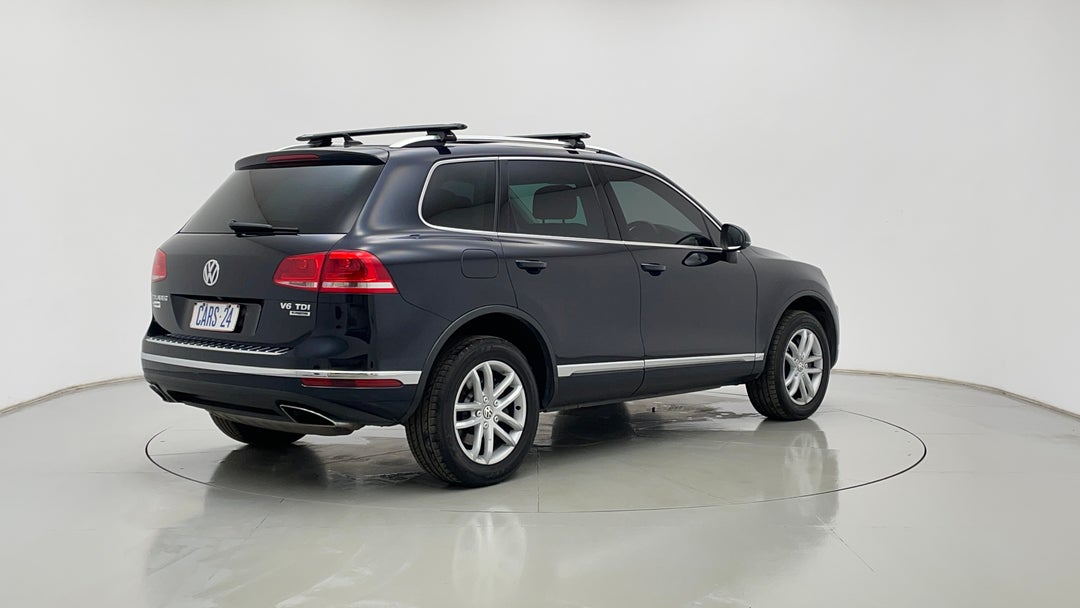 Right Back Diagonal (45- Degree) View