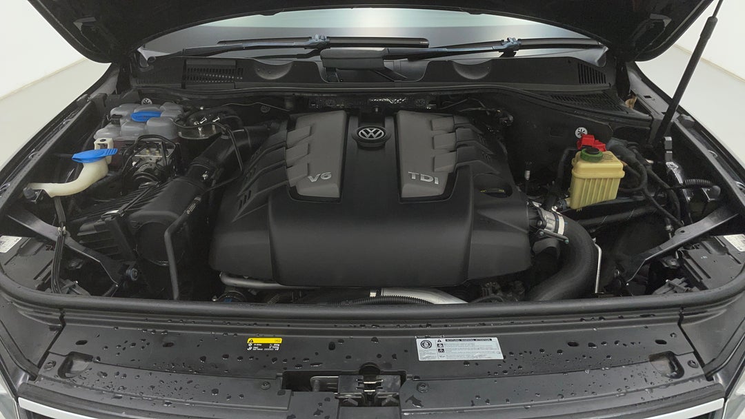 Open Bonnet (Engine)