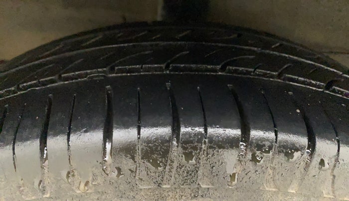 2019 Hyundai NEW SANTRO SPORTZ CNG, CNG, Manual, 89,405 km, Right Rear Tyre Tread