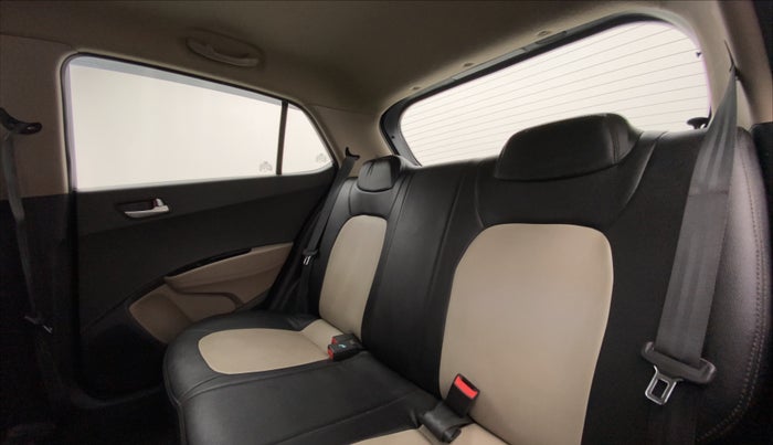 2016 Hyundai Grand i10 SPORTS 1.2 VTVT, Petrol, Manual, 7,271 km, Right Side Rear Door Cabin