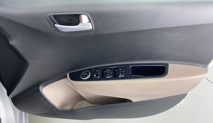 2017 Hyundai Grand i10 SPORTZ 1.2 KAPPA VTVT, Petrol, Manual, 70,951 km, Driver Side Door Panels Control