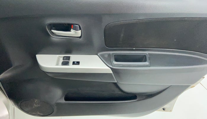 2011 Maruti Wagon R 1.0 LXI, Petrol, Manual, 63,467 km, Driver Side Door Panels Controls